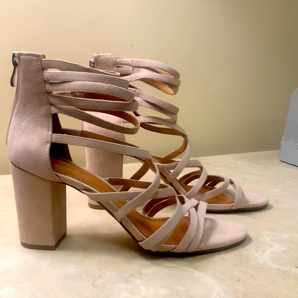 Women’s 9 1/2 strappy suede block heels
